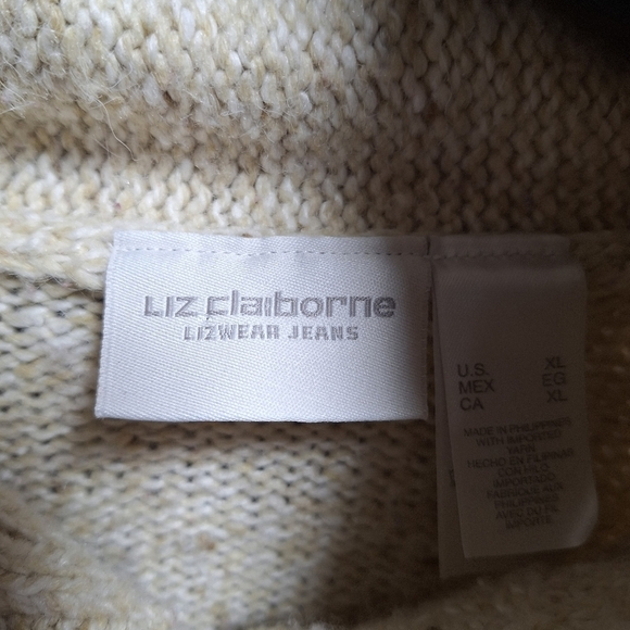 A Liz Claiborne cowl neck cable knit sweater in a ladies size XL. Lambswool - Picture 2 of 9